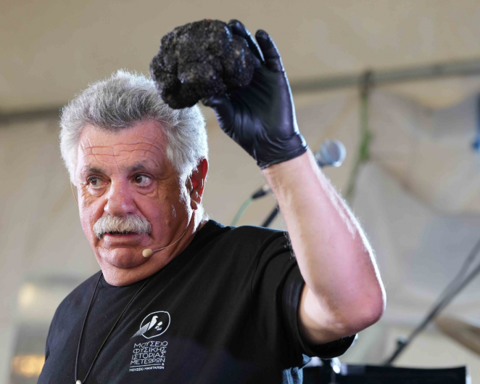 Ο Λευτέρης Λαζάρου Προέδρος της Επιτροπής για την Πανελλήνια Γιορτή Τρούφας 10-13 Οκτωβρίου στην Καλαμπάκα Ο Λευτέρης Λαζάρου Προέδρος της Επιτροπής για την Πανελλήνια Γιορτή Τρούφας 10-13 Οκτωβρίου στην Καλαμπάκα